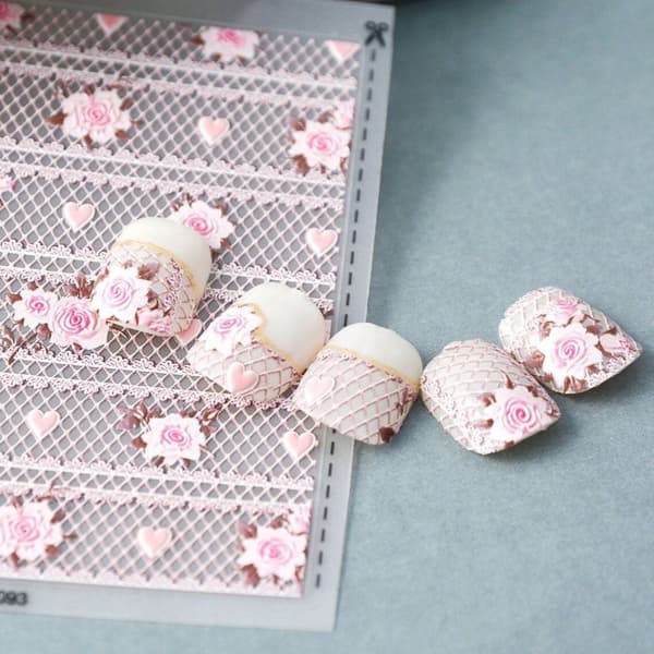 Itseliimautuvat kuperat 3D-kynsitarrat kuvioilla LACE