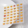 Pikkukuva 7 / 11: Itseliimautuvat 3D-kuperat kynsitarrat EMOJI-kuvioilla