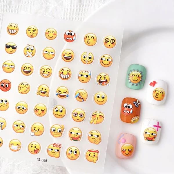 Itseliimautuvat 3D-kuperat kynsitarrat EMOJI-kuvioilla