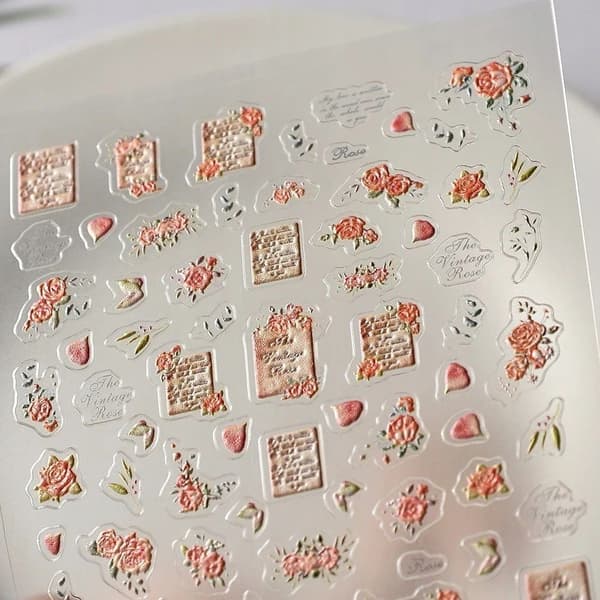 3D-kynsitarrat, itseliimautuvat, kuperat kuviot, kaiverrukset, kukat, ruusut