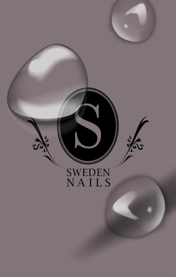 Sweden Nails Hug Me