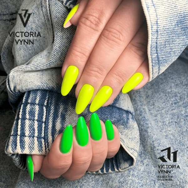 Victoria Vynn - Gel Polish - 058 Totally Green - Gellack