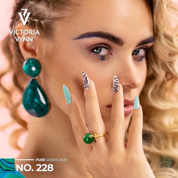Victoria Vynn - Pure Creamy - 228 Green Sign - Gellack