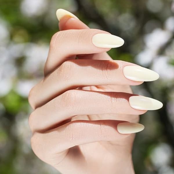 Gel Polish -  Mega Base - Lemon - 8ml - Victoria Vynn