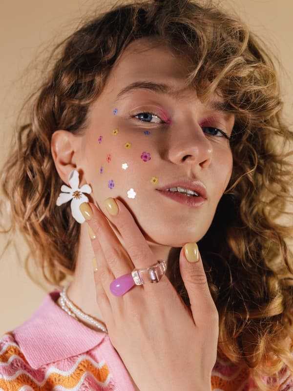 NAILSOFTHEDAY Krämbas 01 - pastellgul bas för känsliga naglar, 10 ml