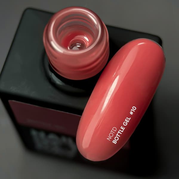 NAILSOFTHEDAY Bottle gel 10 - rød gel til styrkelse og reparation, 10 ml