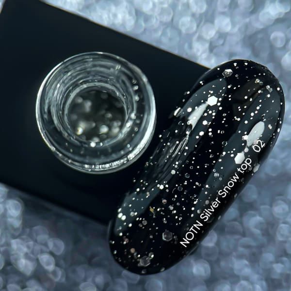 NAILSOFTHENIGHT Silver Snow - tarttumaton pintamaali epäsäännöllisillä hopeahiukkasilla, 10 ml