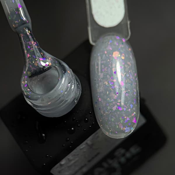 NAILSOFTHEDAY Potal base 17 - delikat-mælkeagtig base med holografiske flager, 10 ml