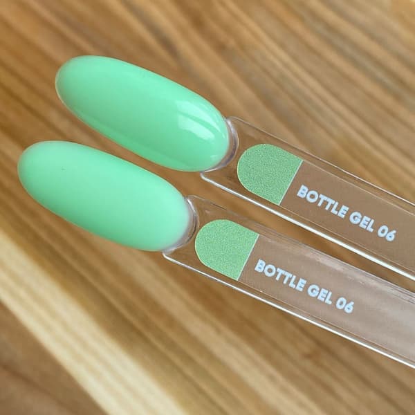 NAILSOFTHEDAY Bottle gel 06 - grön gel för förstärkning och reparation, 30 ml