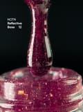 Miniatyrbild 2 av 4: NAILSOFTHENIGHT Reflekterande bas 12 - hybridbas med ""flash""-effekt med vinröda flingor, 10 ml