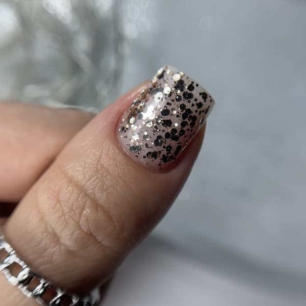 NAILSOFTHENIGHT Glitter gel 02 - guld gel til dekorationer med glitter, 5 g