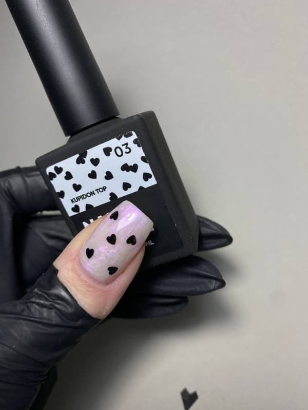 NAILSOFTHEDAY Kupidon toppi 03 - toppi mustilla sydämillä ilman tahmeaa kerrosta, 10 ml