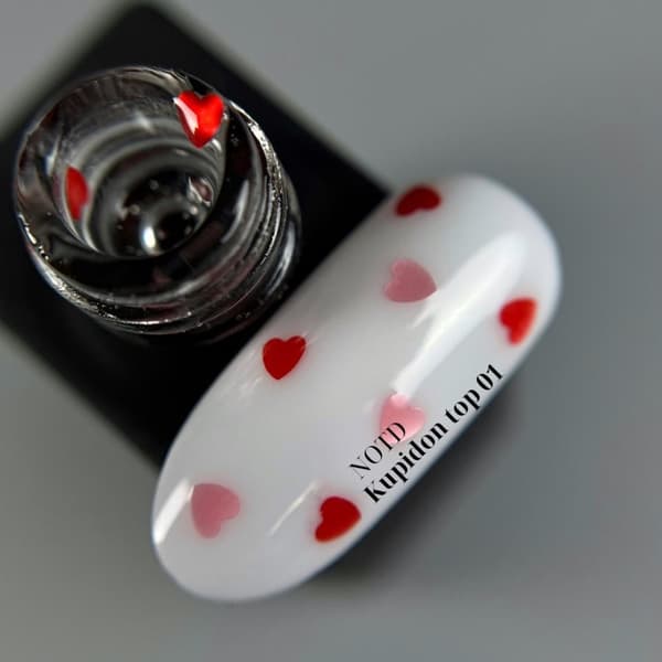 NAILSOFTHEDAY Kupidon topp 01 - topp med röda och rosa hjärtan utan klibbigt lager, 10 ml