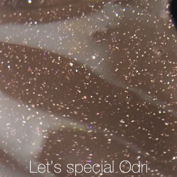 NAILSOFTHENIGHT Let's special Odri - hybrid lak med reflekterende partikler, 10 ml