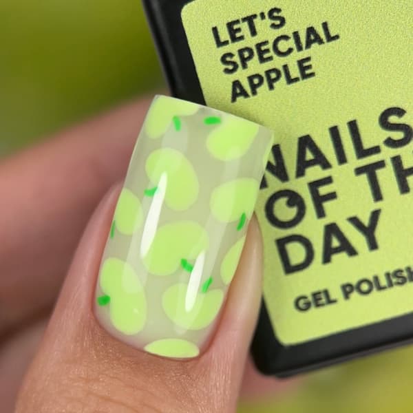 NAILSOFTHEDAY Let's special Apple - pastell-ljusgrönt hybridlack, 10 ml