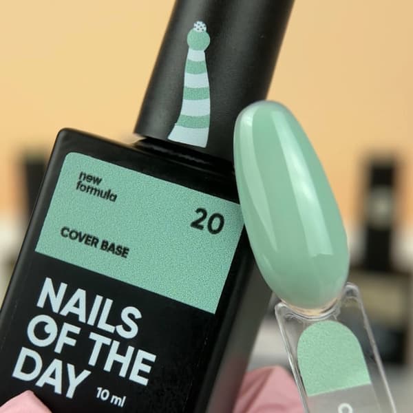 NAILSOFTHEDAY Päällyspohja UUSI 20 - puoliläpinäkyvä minttuhybridipohja, 10 ml