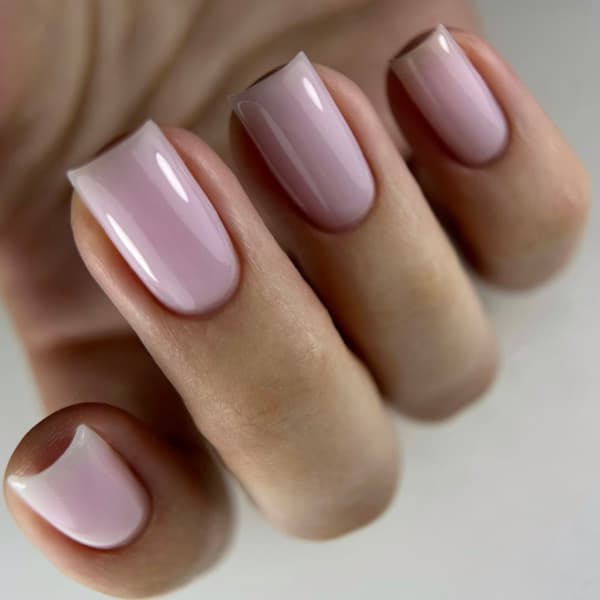 NAILSOFTHEDAY Täckbas NYHET 25 - halvtransparent cool rosa hybridbas, 10 ml