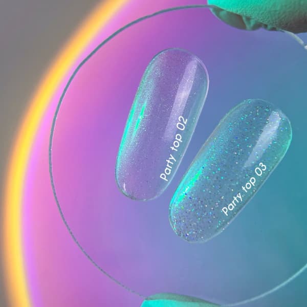 NAILSOFTHEDAY Party top 03 - transparent topp med holografiska partiklar, inget klibbigt lager och inget UV-filter, 10 ml