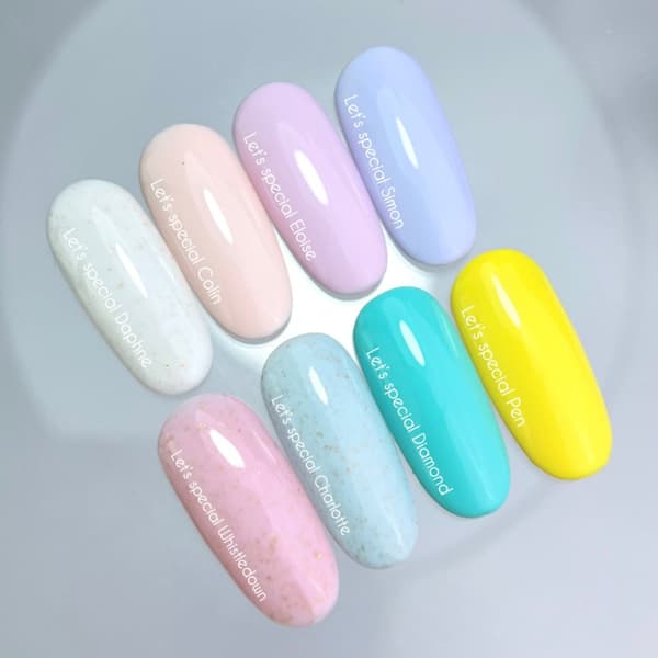 NAILSOFTHEDAY Let's special Charlotte - mintblå med guldflingor hybridlack, 10 ml