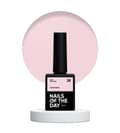 Miniatyrbild 1 av 3: NAILSOFTHEDAY Täckbas NYHET 28 - halvtransparent puderrosa bas med silverpartiklar, 10 ml