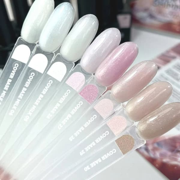 NAILSOFTHEDAY Cover base NY 29 - semi-transparent delikat pink base med sølvpartikler, 30 ml