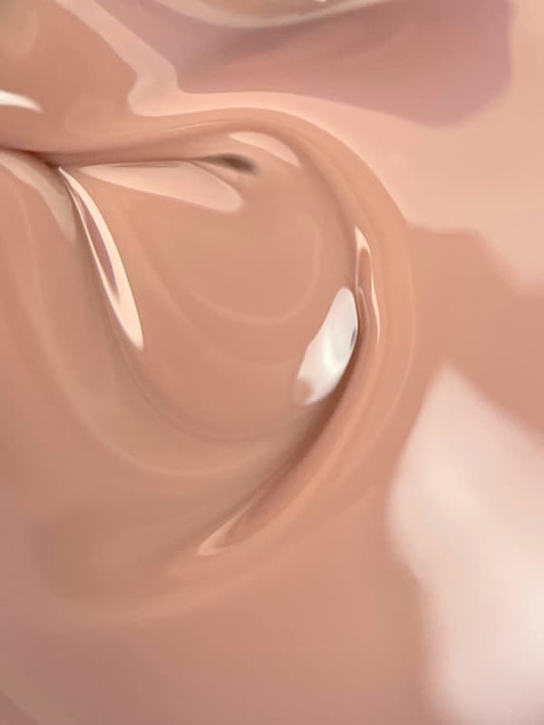 TOUCH Cover bas Delight - naturlig-beige hybrid täckbas, 30 ml