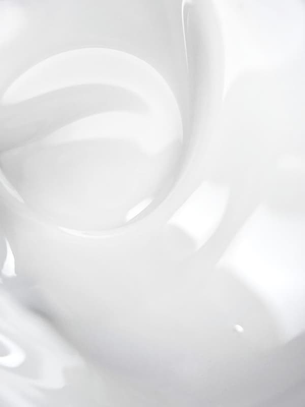 TOUCH Täckbas Mjölk - mjölkaktig halvtransparent hybridbas, 30 ml