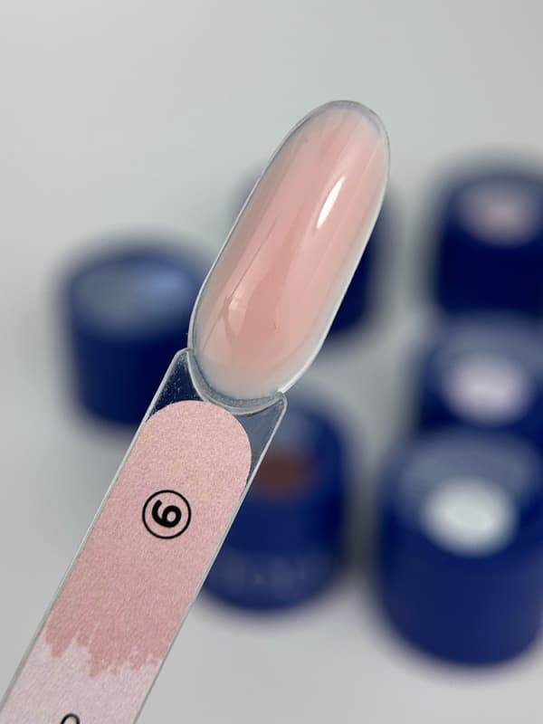 TOUCH Builder liquid 06 - persikanvärinen vahva geeli nestemäisellä koostumuksella, 15 ml