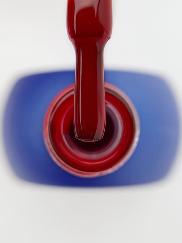 TOUCH gellak 11 - knaldrød dækkende hybridlak, 9 ml