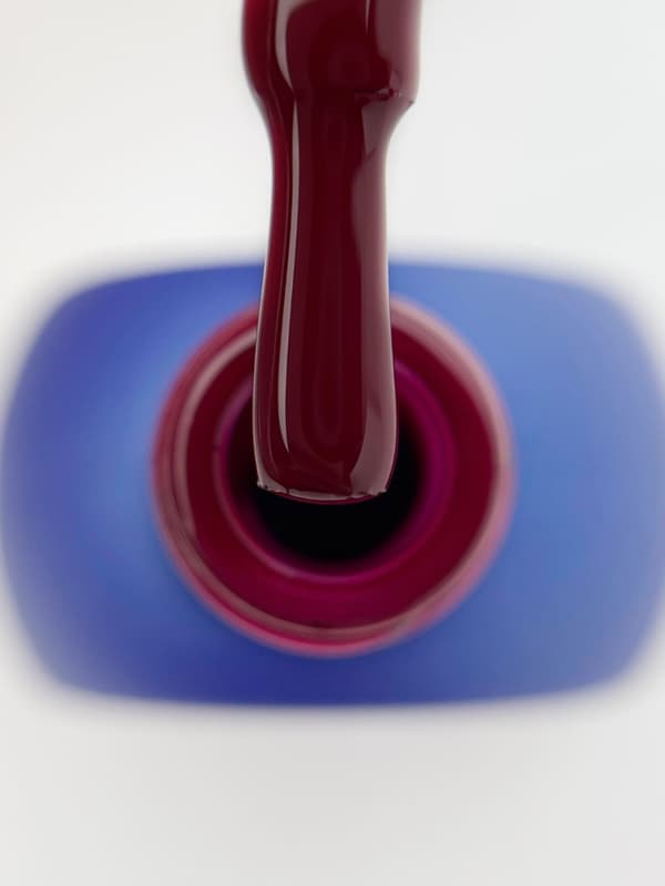 TOUCH gellack 14 - körsbärsröd täckande hybridlack, 9 ml