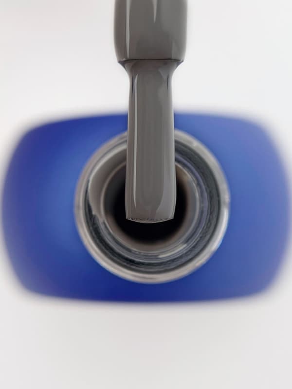 TOUCH gellack 21 - ljusgrå täckande hybridlack, 9 ml