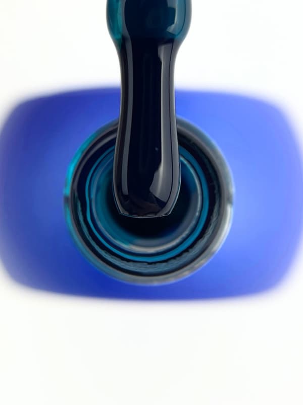 TOUCH Alchemy geelilakka 05 Azot - turkoosi läpinäkyvä hybridilakka, 9 ml