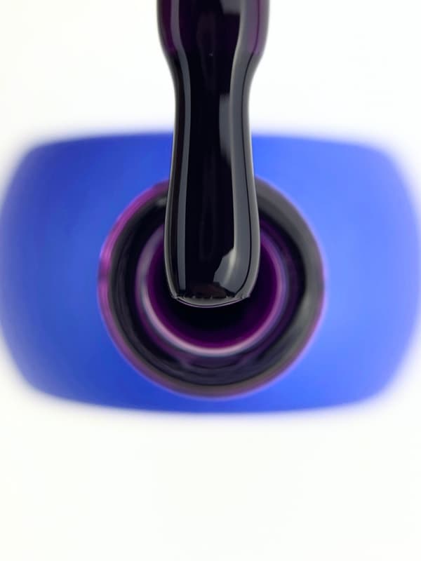TOUCH Alchemy geelilakka 09 Catalyst - purppuranpunainen läpinäkyvä hybridilakka, 9 ml