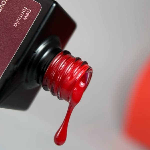 NAILSOFTHEDAY Cover base NY 31 - rød hybrid base, 10 ml
