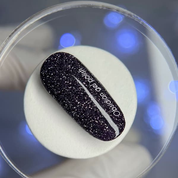 NAILSOFTHENIGHT Obsidian - mörklila hybridnagellack med reflekterande partiklar, 10 ml