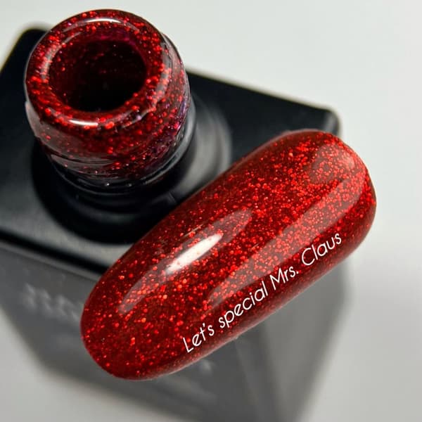 NAILSOFTHEDAY Otetaan erityistä Mrs. Claus - punainen hybridilakka glitterillä, 10 ml