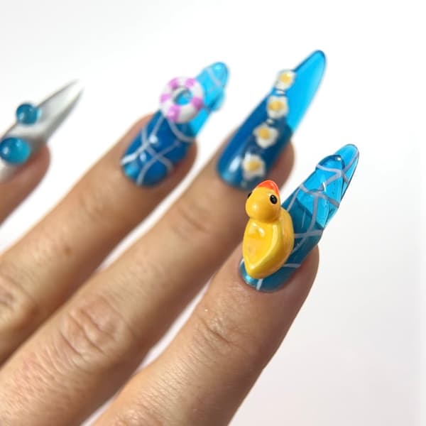 NAILSOFTHEDAY Väritoppi Vitrage 12 - lasimaalaus kyllästetty sininen hybridi toppi ilman tahmeaa kerrosta, 10 ml