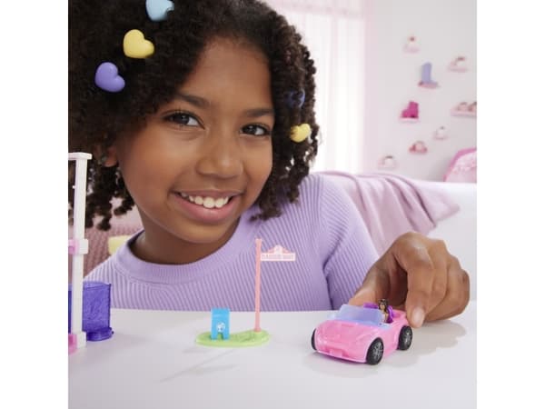 Barbie Mini Barbieland Convertible