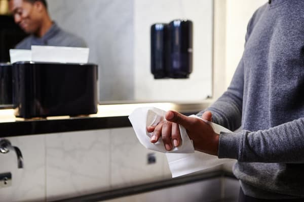 Dispenser TORK H2 Handduk fristå. svart
