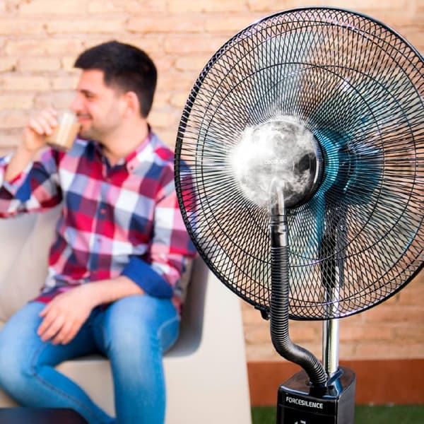 Cecotec Mist fan with 90 W, 16", 3 l water tank, 5 blades, 3 speeds, remote control, 2 h timer, oscillation function easy to use, wheels and maximum
