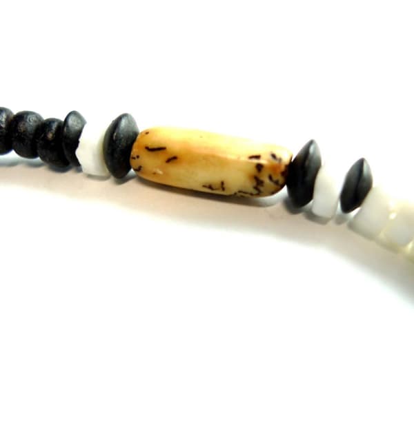 Halsband av Horn, Snäcka & Coco