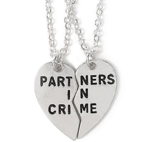 Necklace/Kaulakoru - Partners in Crime - Heart - Two Pieces