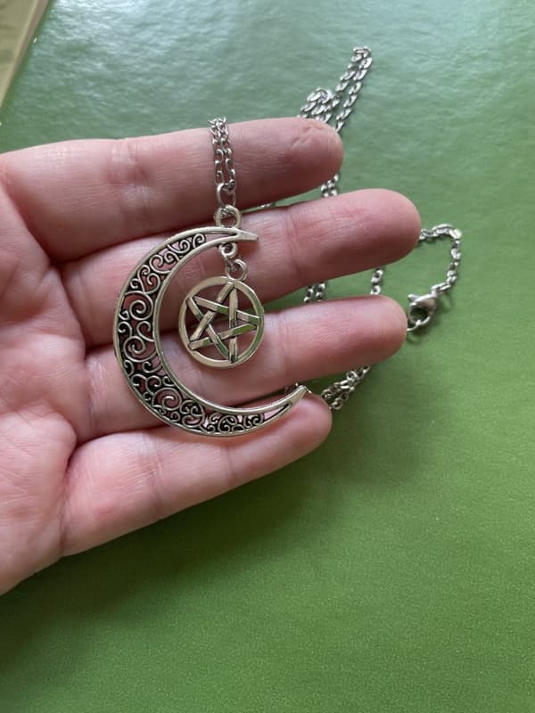 Halsband Pentagram Crescent Moon Wicca Pagan Rostfri Kedja