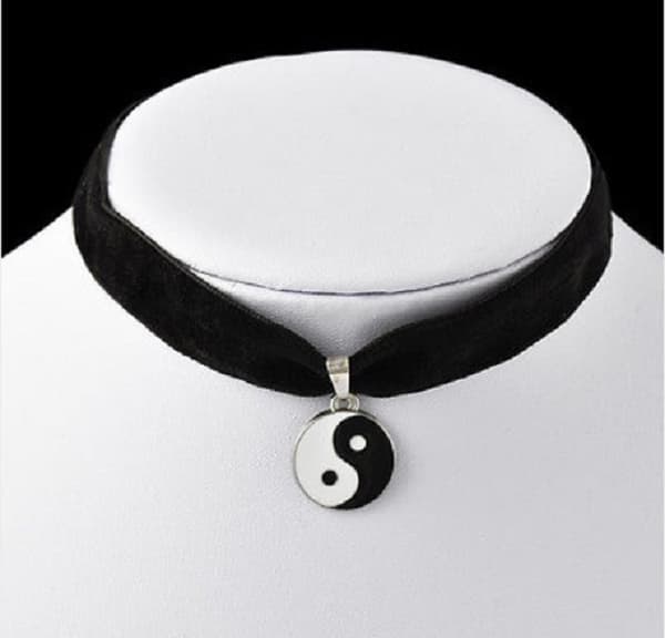 Choker/Kaulanauha - Ying Yang - Velvet  - 2 cm
