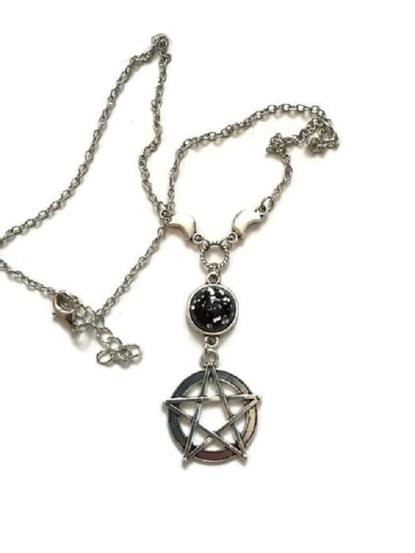 Necklace/Kaulakoru - Pentagram - Glitter - Black - Crescent Moon