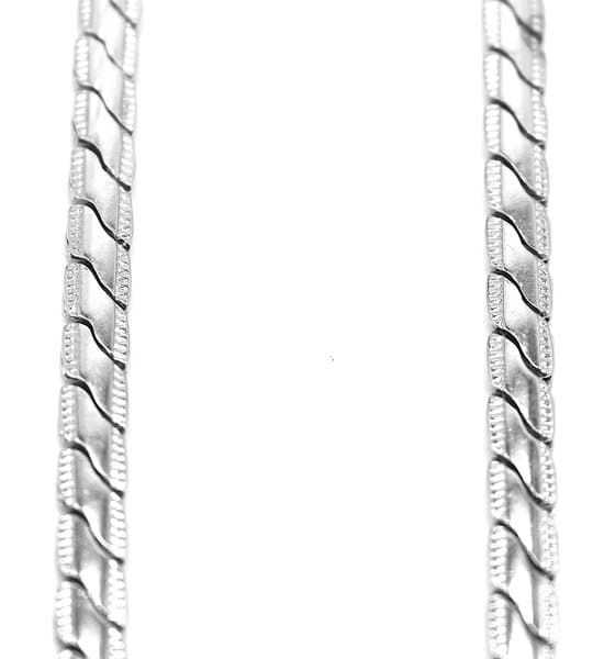 Silverfärgade kedjehalsband robust