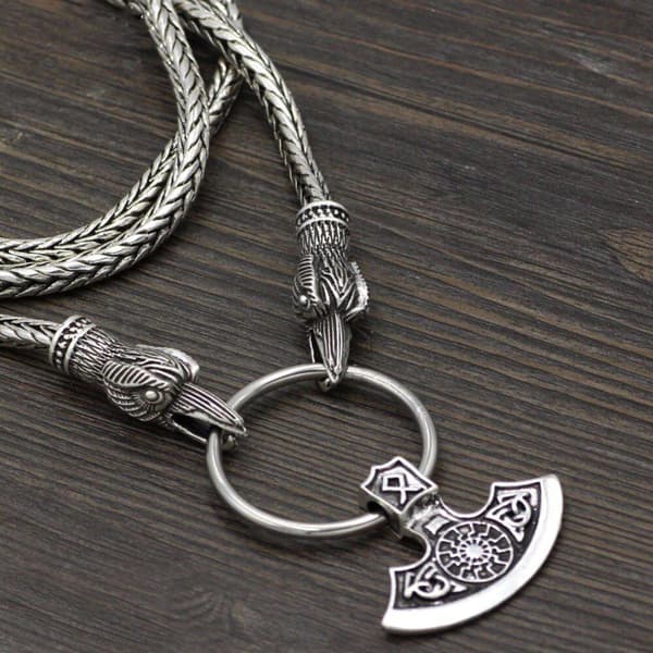 Slaavilainen pyöräkirves Viking Raven Heads pandant kaulakoru
