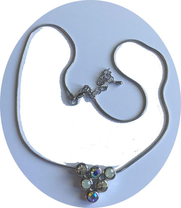 mode halsband med trekant kristall hänge