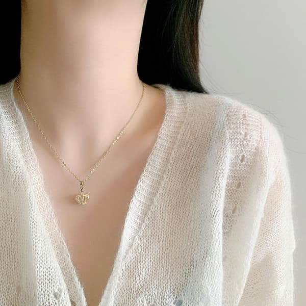 Gold plated necklace necklace with royal crown diamonds gift