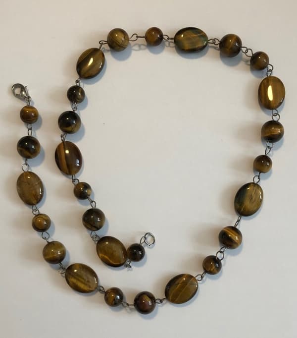 tigeröga pärlor vackert halsband